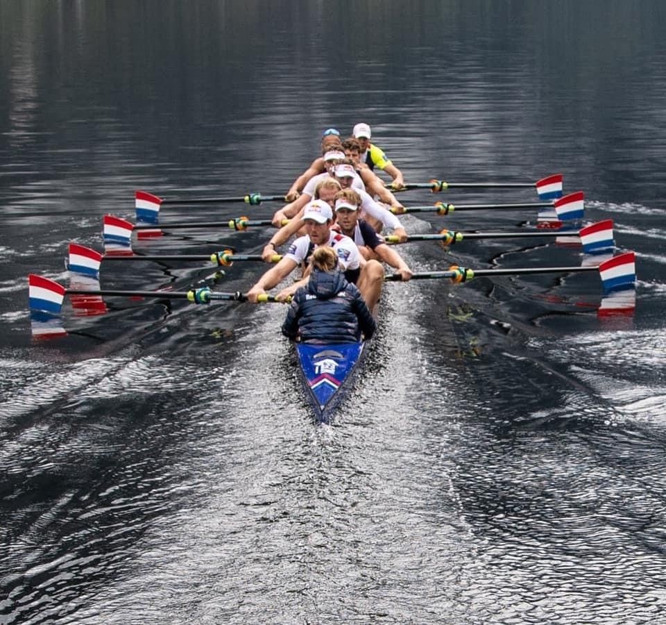 Ocho 8+